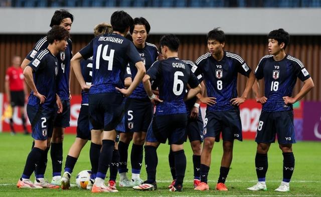 火狐体育平台-中国队对阵日本队，成功晋级亚洲杯半决赛